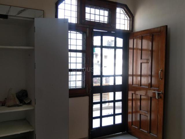 2 BHK Independent Builder Floor in Race Course for rent Dehradun. The reference number is 20165148