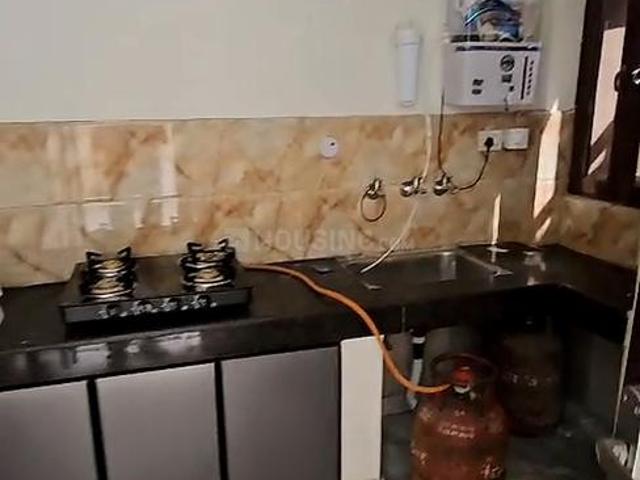 2 BHK Independent Builder Floor in Rajouri Garden for rent New Delhi. The reference number is 21283405
