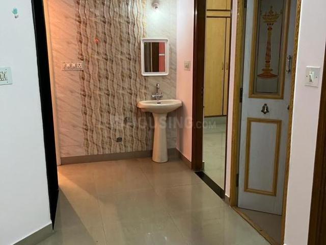 2 BHK Independent Builder Floor in Rajajinagar for rent Bengaluru. The reference number is 20880345