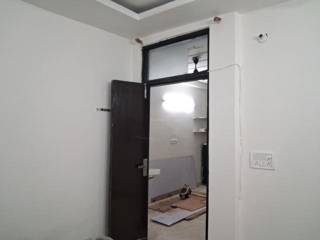 2 BHK Independent Builder Floor in Ramesh Nagar for rent New Delhi. The reference number is 18574739