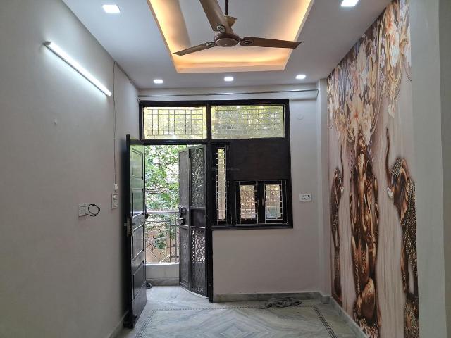 2 BHK Independent Builder Floor in Ramesh Nagar for rent New Delhi. The reference number is 20435520