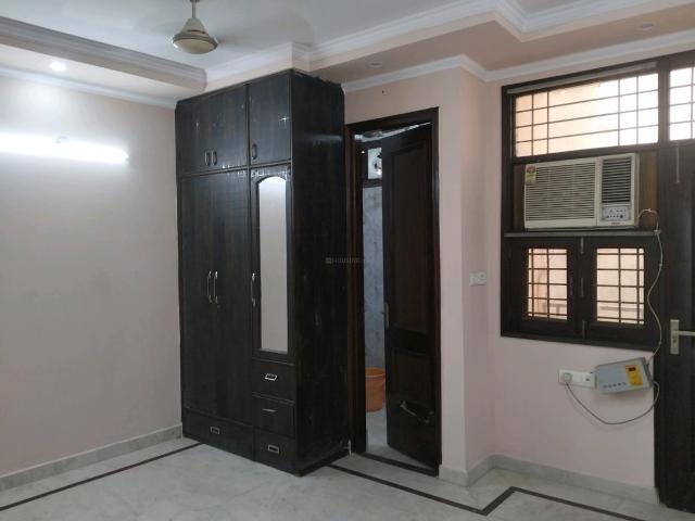 2 BHK Independent Builder Floor in Ramesh Nagar for rent New Delhi. The reference number is 20168960