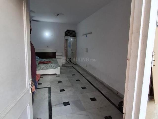 2 BHK Independent Builder Floor in Ramesh Nagar for rent New Delhi. The reference number is 20206561