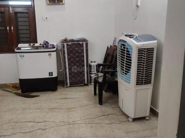 2 BHK Independent Builder Floor in Ramesh Nagar for rent New Delhi. The reference number is 21015399