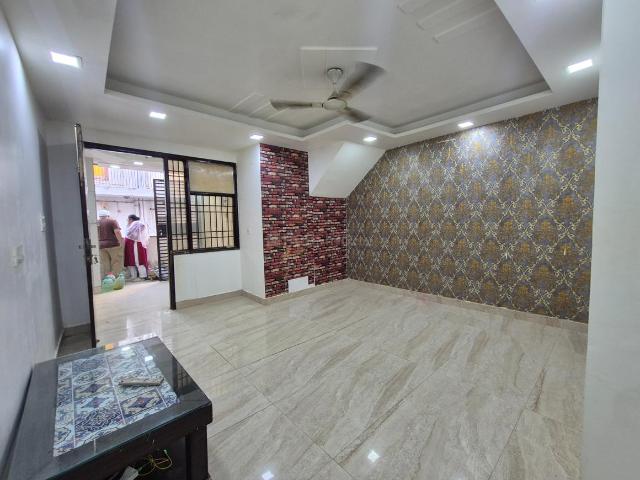 2 BHK Independent Builder Floor in Ramesh Nagar for rent New Delhi. The reference number is 21262986