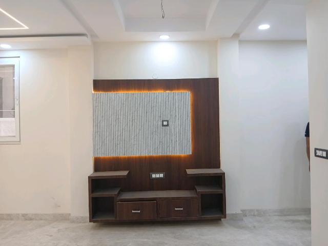 2 BHK Independent Builder Floor in Ramesh Nagar for resale New Delhi. The reference number is 17147204