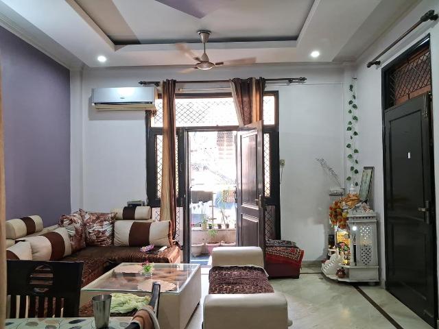 2 BHK Independent Builder Floor in Ramesh Nagar for resale New Delhi. The reference number is 19835900
