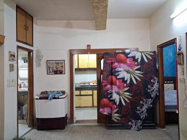 2 BHK Independent Builder Floor in Ramesh Nagar for resale New Delhi. The reference number is 19836028