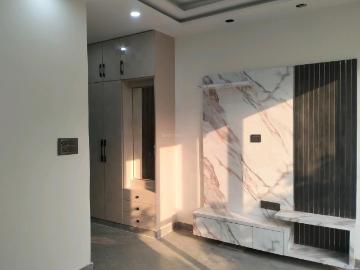 2 BHK Independent Builder Floor in Ramesh Nagar for resale New Delhi. The reference number is 20169637