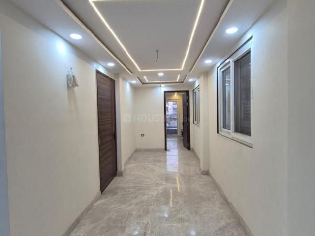 2 BHK Independent Builder Floor in Ramesh Nagar for resale New Delhi. The reference number is 21132533