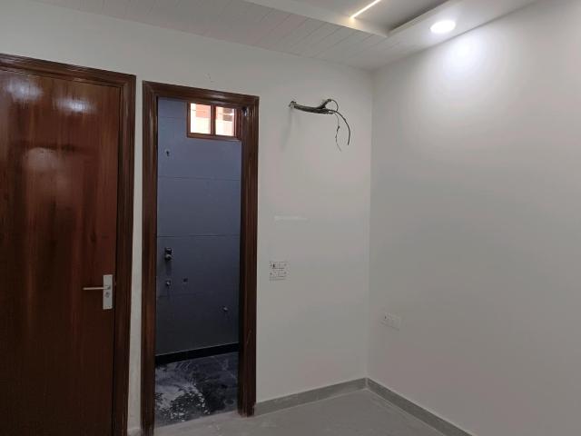 2 BHK Independent Builder Floor in Rohini Sector 28 for resale New Delhi. The reference number is 19570736