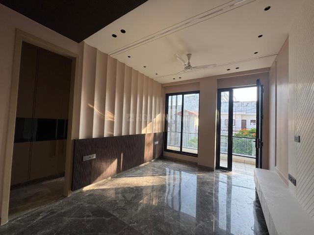 2 BHK Independent Builder Floor in Subhash Nagar for rent New Delhi. The reference number is 21311885