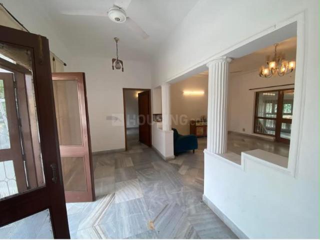 2 BHK Independent Builder Floor in Sainik Farm for rent New Delhi. The reference number is 20779365