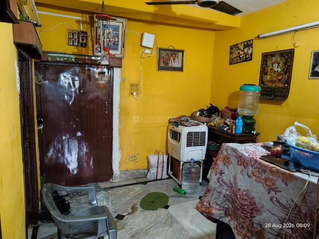 2 BHK Independent Builder Floor in Salkia for resale Howrah. The reference number is 21005153