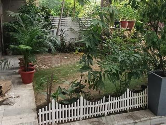 2 BHK Independent Builder Floor in Sarvapriya Vihar for rent New Delhi. The reference number is 21029742