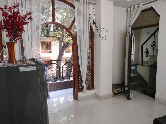 2 BHK Independent Builder Floor in Sarvodaya Enclave for rent New Delhi. The reference number is 18748342