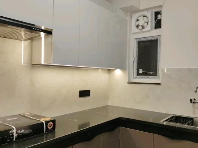 2 BHK Independent Builder Floor in Sector 43 for rent Gurgaon. The reference number is 18112079