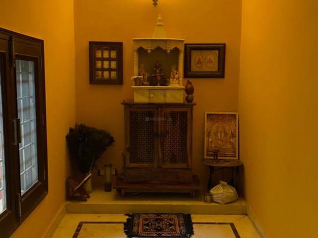 2 BHK Independent Builder Floor in Sector 40 for rent Noida. The reference number is 9896865