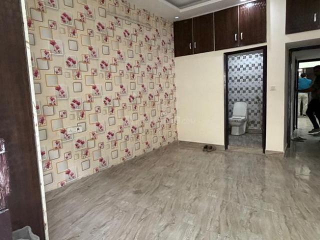2 BHK Independent Builder Floor in Sector 4 Rohini for rent New Delhi. The reference number is 20735773