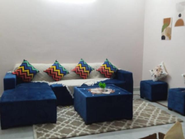 2 BHK Independent Builder Floor in Sector 52 for rent Gurgaon. The reference number is 20755414