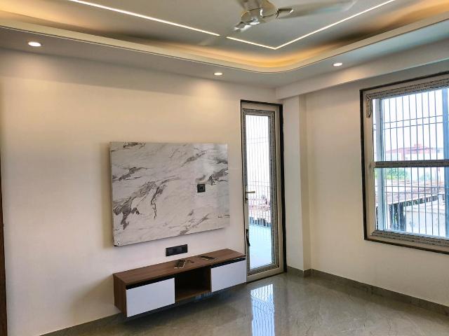2 BHK Independent Builder Floor in Sector 52 for rent Gurgaon. The reference number is 20881556