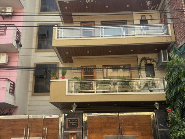 2 BHK Independent Builder Floor in Sector 52 for rent Gurgaon. The reference number is 21126365