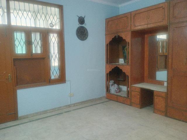 2 BHK Independent Builder Floor in Sector 52 for resale Gurgaon. The reference number is 20002643