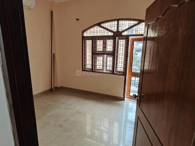 2 BHK Independent Builder Floor in Sector 5 for rent Gurgaon. The reference number is 21057626