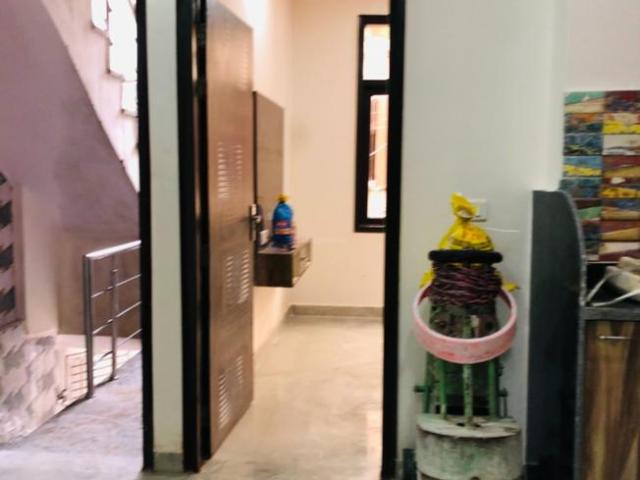 2 BHK Independent Builder Floor in Sector 7 Rohini for resale New Delhi. The reference number is 7053879