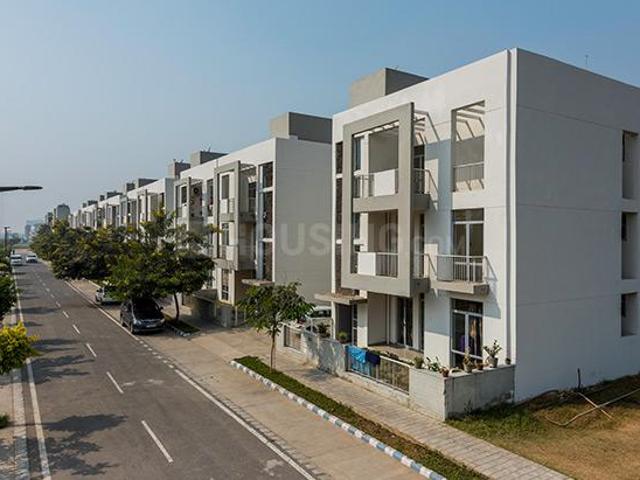 2 BHK Independent Builder Floor in Sector 82 for rent Gurgaon. The reference number is 11876358