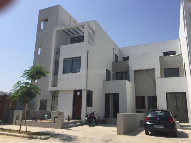 2 BHK Independent Builder Floor in Sector 82 for resale Gurgaon. The reference number is 11876344