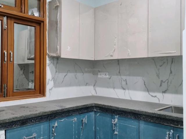 2 BHK Independent Builder Floor in Sector 8 Dwarka for rent New Delhi. The reference number is 17853277
