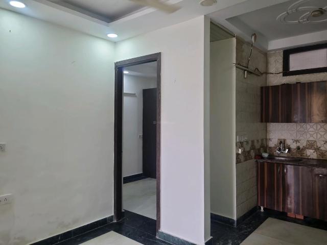 2 BHK Independent Builder Floor in Sector 8 Dwarka for rent New Delhi. The reference number is 18198592