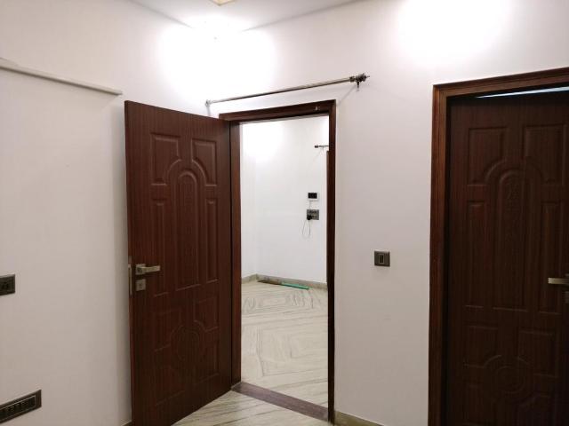2 BHK Independent Builder Floor in Sector 8 Dwarka for resale New Delhi. The reference number is 19317788