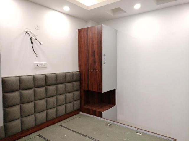 2 BHK Independent Builder Floor in Sector 8 Dwarka for resale New Delhi. The reference number is 21119346