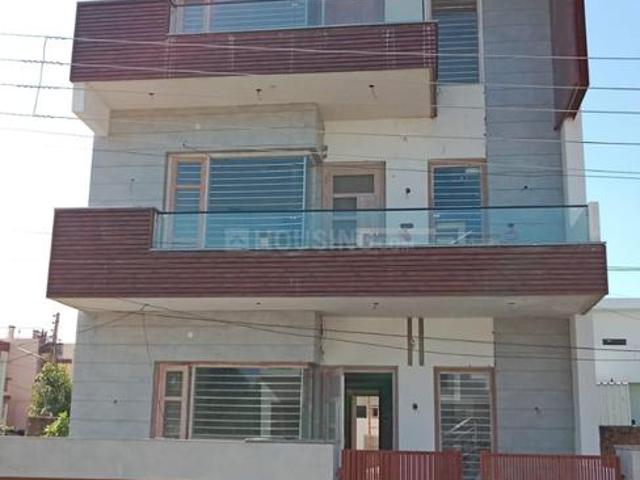 2 BHK Independent Builder Floor in Sector 8 for rent Ambala. The reference number is 13827182