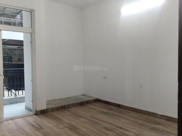 2 BHK Independent Builder Floor in Sector 102 for resale Noida. The reference number is 20693741