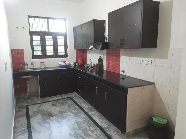 2 BHK Independent Builder Floor in Sector 10 for rent Gurgaon. The reference number is 21340787