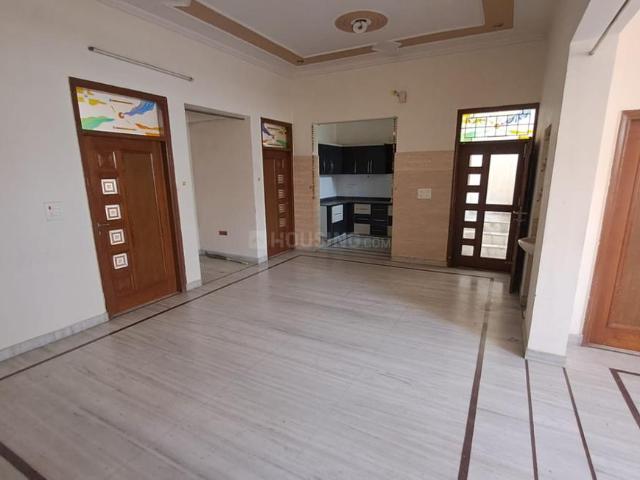 2 BHK Independent Builder Floor in Sector 14 for rent Hisar. The reference number is 21220235