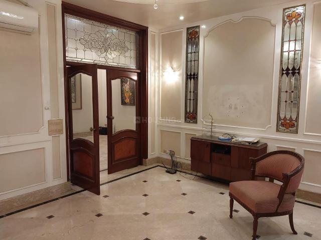 2 BHK Independent Builder Floor in Sector 15A for rent Noida. The reference number is 18681079