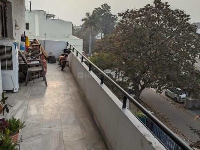 2 BHK Independent Builder Floor in Sector 16 for rent Chandigarh. The reference number is 13677445