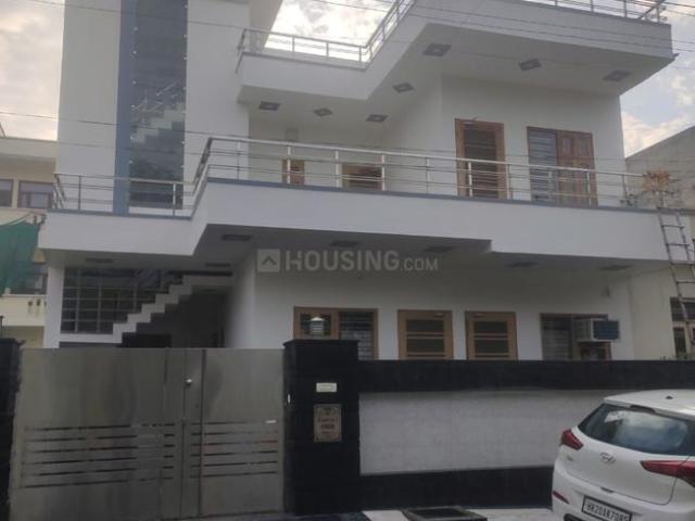 2 BHK Independent Builder Floor in Sector 16 for rent Hisar. The reference number is 18249982