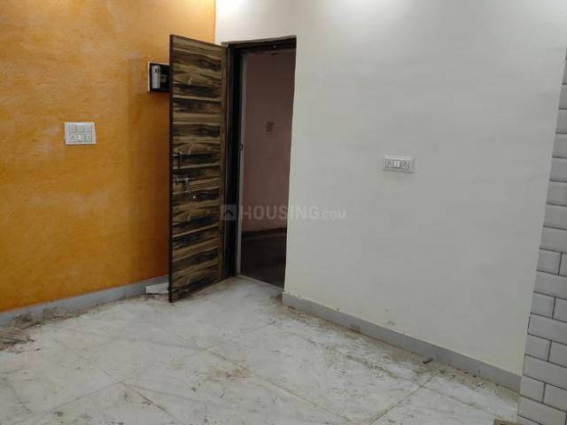 2 BHK Independent Builder Floor in Sector 16 Rohini for resale New Delhi. The reference number is 15858146