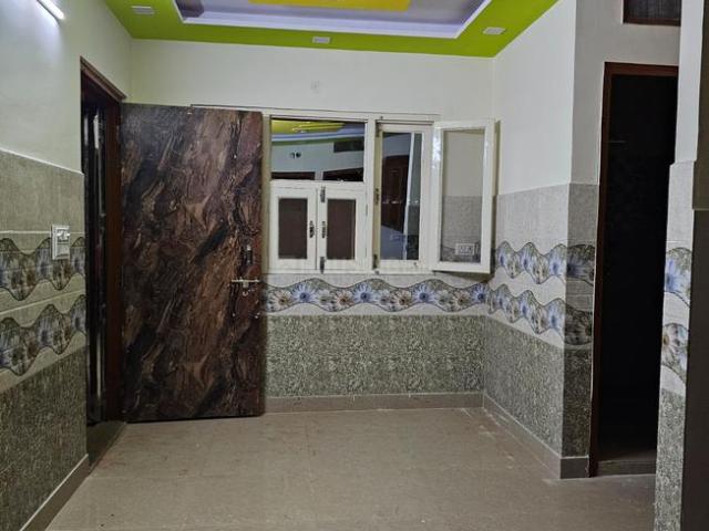 2 BHK Independent Builder Floor in Sector 18 Rohini for rent New Delhi. The reference number is 20758475