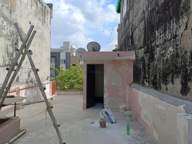 2 BHK Independent Builder Floor in Sector 24 Rohini for resale New Delhi. The reference number is 11098845