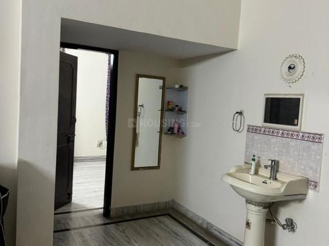 2 BHK Independent Builder Floor in Sector 31 for rent Gurgaon. The reference number is 20545266