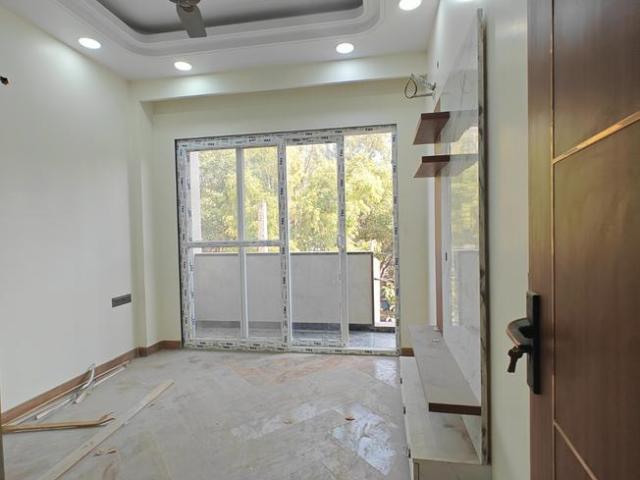 2 BHK Independent Builder Floor in Shalimar Bagh for rent New Delhi. The reference number is 16558014