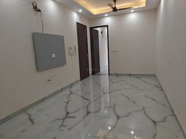2 BHK Independent Builder Floor in Shalimar Bagh for rent New Delhi. The reference number is 18527276