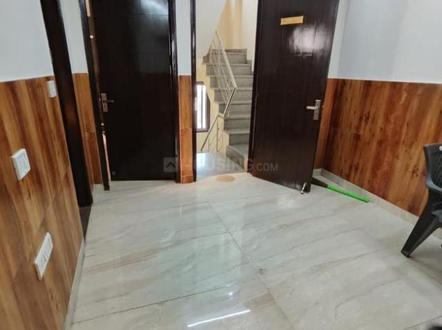 2 BHK Independent Builder Floor in Shalimar Bagh for rent New Delhi. The reference number is 18840498