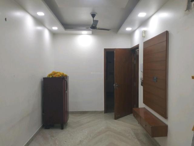 2 BHK Independent Builder Floor in Shalimar Bagh for rent New Delhi. The reference number is 19147118